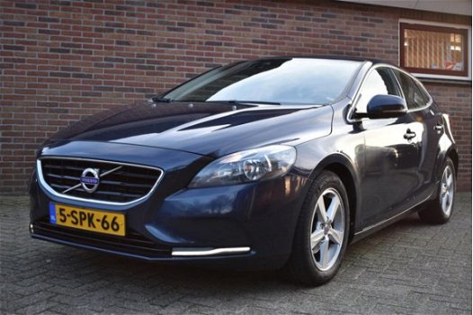 Volvo V40 - 1.6 D2 Momentum '13 Clima Cruise Navi - 1