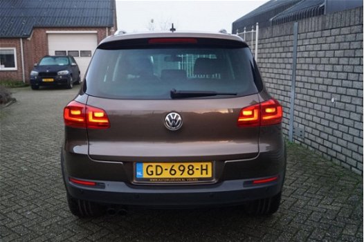 Volkswagen Tiguan - 2.0 TSI Sport&Style 4Motion Autom 211 PK Panodak Clima Navi PDC Cruise LMV - 1