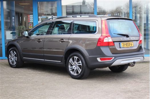 Volvo XC70 - 2.0 D3 (5Cil.) AUT Limited Ed. Schuifdak - Xenon - Afn.trekhaak - 1