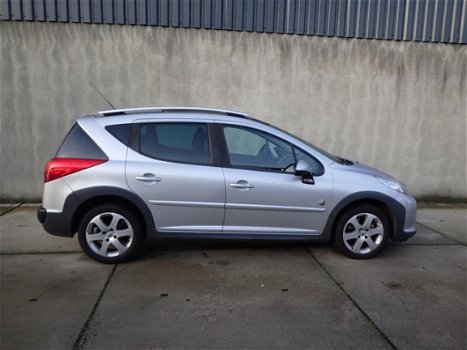 Peugeot 207 SW Outdoor - 1.6 HDiF XS airco, LMV, panodak - 1