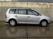 Volkswagen Touran - 1.6-16V FSI Business airco, LMV, trekhaak - 1 - Thumbnail