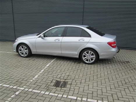 Mercedes-Benz C-klasse - 220 CDI Avantgarde 136137 km met mb historie zeer mooie en complete mercede - 1