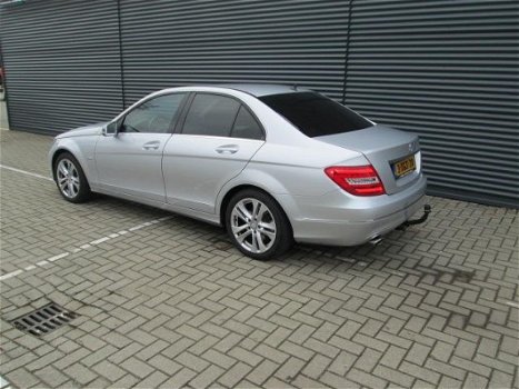 Mercedes-Benz C-klasse - 220 CDI Avantgarde 136137 km met mb historie zeer mooie en complete mercede - 1