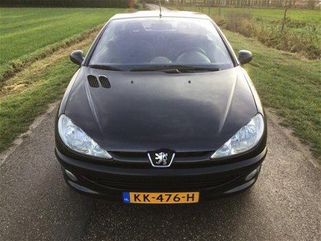 Peugeot 206 CC - 1.6-16V met airco & trekhaak - 1