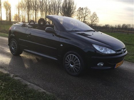 Peugeot 206 CC - 1.6-16V met airco & trekhaak - 1