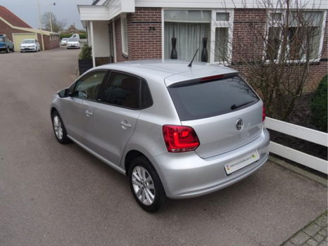 Volkswagen Polo - 1.2-12V STYLE 5-DEURS AIRCO STOELVERWARMING PRIVACY GLAS ZO GOED ALS NIEUW 21000KM - 1