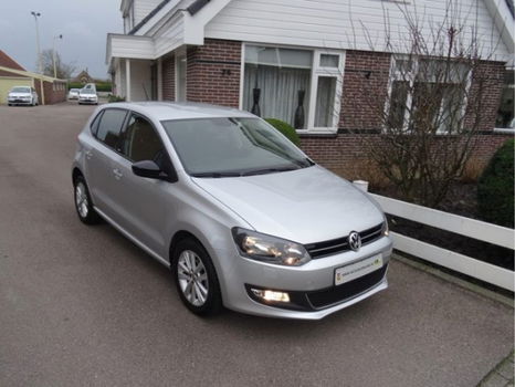 Volkswagen Polo - 1.2-12V STYLE 5-DEURS AIRCO STOELVERWARMING PRIVACY GLAS ZO GOED ALS NIEUW 21000KM - 1