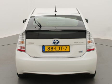 Toyota Prius - 1.8 Full Hybrid 136PK Aut. (LEDER/NAVI/HUD/STOELVER) - 1