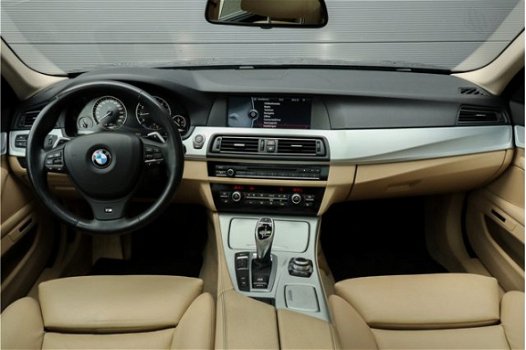 BMW 5-serie Touring - 528i High Exec Aut. Navi Pano Leer Xenon 19'' - 1