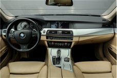 BMW 5-serie Touring - 528i High Exec Aut. Navi Pano Leer Xenon 19''
