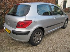 Peugeot 307 - 1.4-16V XS