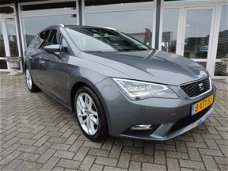 Seat Leon ST - 1.6 TDI Ecomotive Lease Sport 50 procent deal 4.975, - ACTIE Trekhaak / Lane Assist /