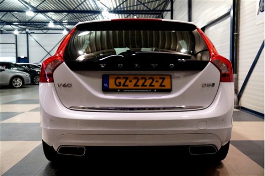 Volvo V60 - €14664 ex.BTW 7% Bijtelling tot 10-2020 2.4 D5 Twin Engine AWD 173kW/235pk Aut6 PIHV Spe - 1