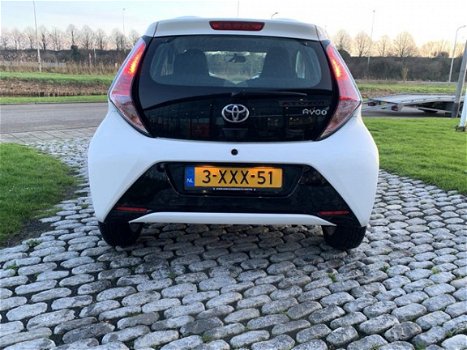 Toyota Aygo - 1.0 VVT-i x-play - 1