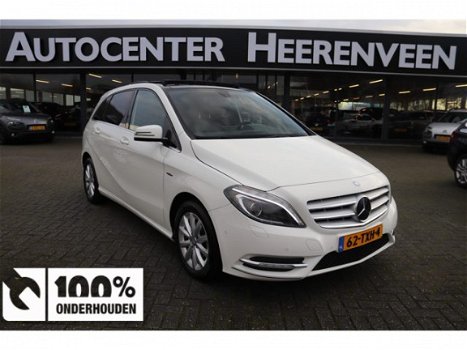 Mercedes-Benz B-klasse - 180 Ambition 50 procent deal 6.475, - ACTIE Schuif-kantel pano dak / Leer / - 1