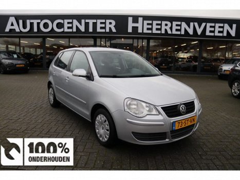 Volkswagen Polo - 1.4-16V Turijn 50 procent deal 1.875, - ACTIE Airco / Trekhaak / Elek ramen + spie - 1