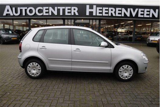 Volkswagen Polo - 1.4-16V Turijn 50 procent deal 1.875, - ACTIE Airco / Trekhaak / Elek ramen + spie - 1