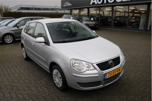 Volkswagen Polo - 1.4-16V Turijn 50 procent deal 1.875, - ACTIE Airco / Trekhaak / Elek ramen + spie - 1