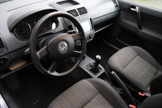 Volkswagen Polo - 1.4-16V Turijn 50 procent deal 1.875, - ACTIE Airco / Trekhaak / Elek ramen + spie - 1