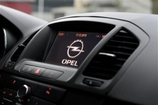 Opel Insignia Sports Tourer - 1.8 Cosmo / Navi / Ecc / Cruise / Sporstoelen / Xenon / Pdc / 17 Inch - 1