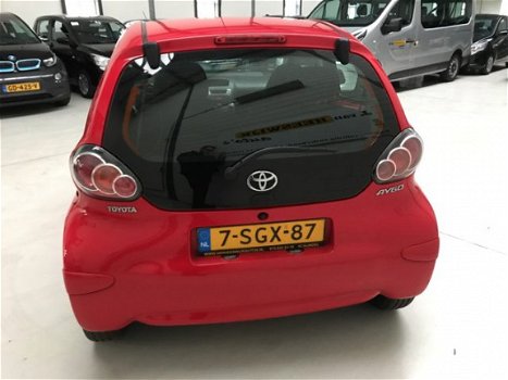 Toyota Aygo - 1.0 VVT-i Now AIRCO / AUDIO / CV OP AFSTAND - 1