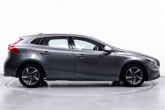 Volvo V40 - 2.0 D2 R-Design Business 1e eigenaar NL-auto Navi Stoelverwarming Voorstoelen Cruise Con - 1