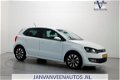 Volkswagen Polo - 1.0 TSI 95pk Connected Series Stuurbediening Parkeersensoren Navigatie Airco - 1 - Thumbnail