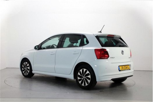 Volkswagen Polo - 1.0 TSI 95pk Connected Series Stuurbediening Parkeersensoren Navigatie Airco - 1