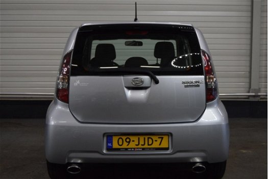 Daihatsu Sirion 2 - 1.3-16V Sport - 1