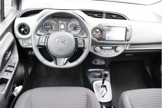 Toyota Yaris - 1.5 Hybrid Design Sport Navigatie-Cruise control-LED-Parkeercamera - 1