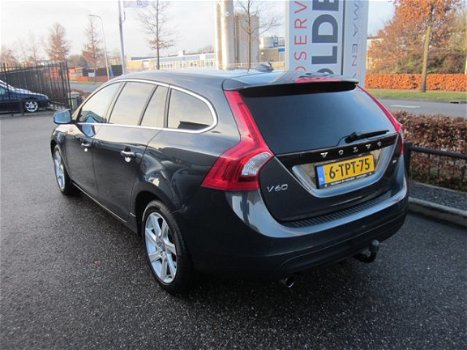 Volvo V60 - 1.6 D2 Momentum Automaat+Trekhaak - 1