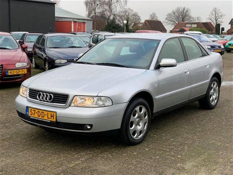 Audi A4 - 1.6 Advance OPRUIMINGSWEKEN BIJ PETER MULDER JR - 1