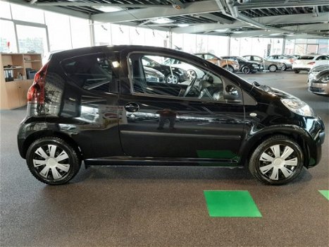 Peugeot 107 - 1.0 68pk Active | Airco | Stuurbekr. | Radio CD | - 1