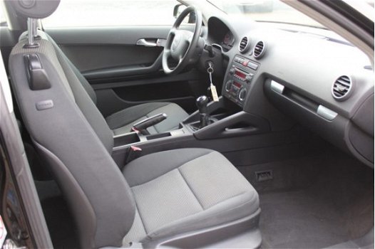 Audi A3 Sportback - 1.6 Attraction (102pk) Climat /Elek. ramen + Spiegels /C.V. Afstand /Radio-CD /I - 1