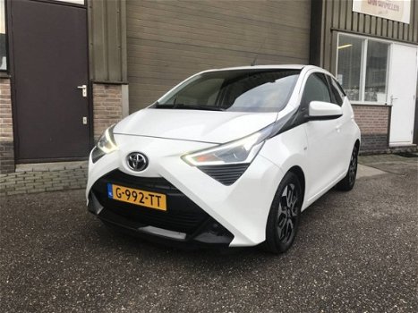 Toyota Aygo - 1.0 VVT-i x-play - 1