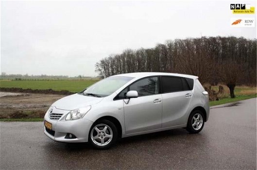 Toyota Verso - 2.0 D-4D-F Aspiration VAN AIRCO CRUISECONTROLE LMV PDC ACHTER - 1