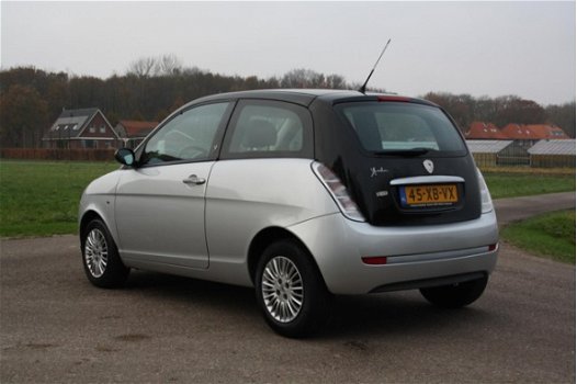 Lancia Y(psilon) - 1.2 Argento 3DRS / AIRCO / NAP / GOED ONDERHOUDEN - 1