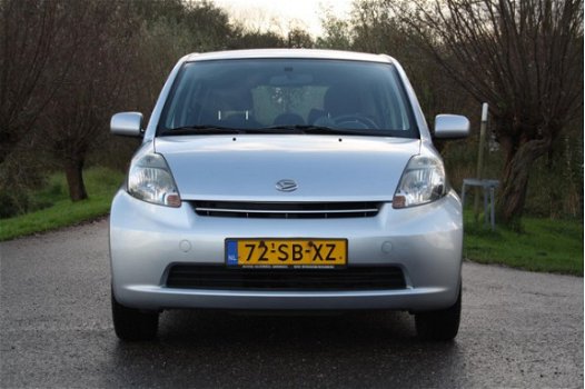 Daihatsu Sirion 2 - 1.3-16V Comfort AUTOMAAT / AIRCO / 5DRS / NAP - 1