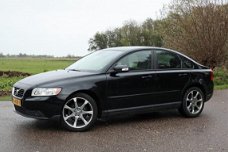 Volvo S40 - 2.4 Momentum AUTOMAAT / AIRCO / CRUISE CONTROL / EXTRA SET 18" WIELEN MET 7-SPAAKS LM VE