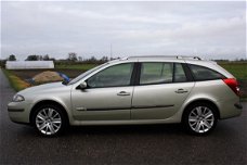 Renault Laguna Grand Tour - 2.0-16V Tech Line AIRCO / NAVI / TREKHAAK / APK TM 03-08-2020