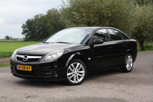 Opel Vectra GTS - 2.2-16V Business 5DRS / ECC / NAV / NAP / GOED ONDERHOUDEN - 1