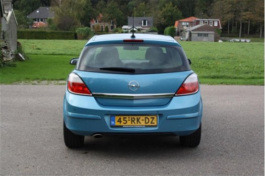 Opel Astra - 2.0 T Elegance TURBO / 5-DRS / 170PK / PDC / GOED ONDERHOUDEN - 1