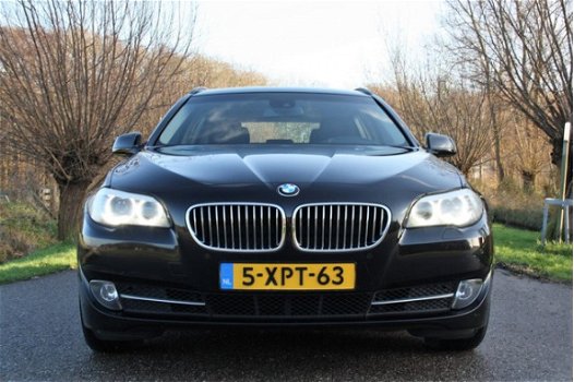 BMW 5-serie Touring - 520d High Executive AIRCO / NAVI / AUTOMAAT / LMV / ELEKTR. VOORSTOELEN - 1