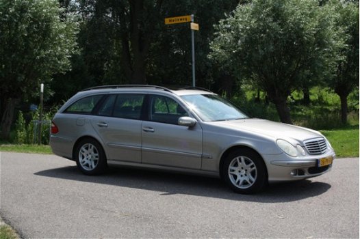 Mercedes-Benz E-klasse Combi - 320 CDI Elegance AUTOMAAT AIRCO NAVI LEDER TREKHAAK APK - 1