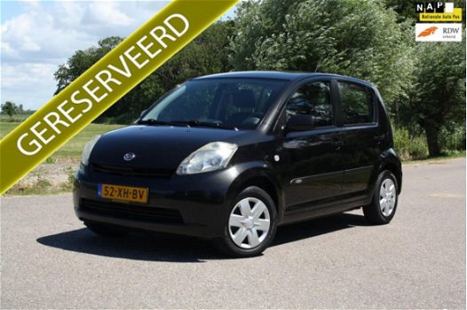 Daihatsu Sirion 2 - 1.0-12V Trend 5DRS / NAP / GOED ONDERHOUDEN / 70PK - 1