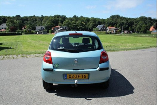 Renault Clio - 1.2 TCE Rip Curl AIRCO CRUISECONTROLE TREKHAAK 1STE EIGENAAR - 1