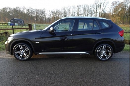BMW X1 - SDrive18i Executive zeer goed onderhouden Prachtige wagen Navigatie Schuifdak - 1