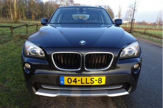 BMW X1 - SDrive18i Executive zeer goed onderhouden Prachtige wagen Navigatie Schuifdak - 1