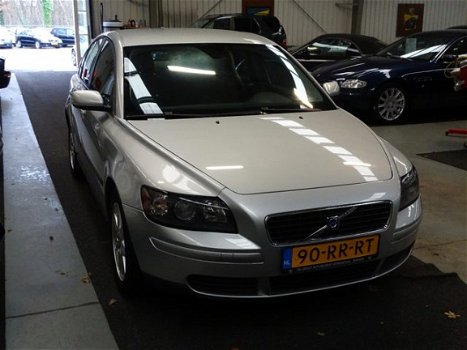 Volvo S40 - 2.4 Momentum Automaat Airco Climate control Trekhaak nap - 1