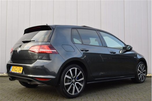 Volkswagen Golf - 1.4 TSi DSG GTE Panoramadak, LED Koplampen, Camera, Adap. Cruise, 18 Inch LMV, EX - 1